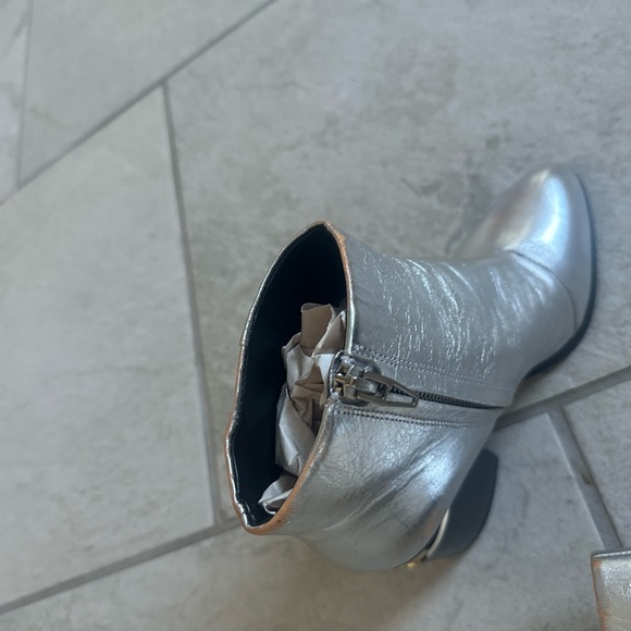 ALEXANDER WANG: Metallic Floating Heel Zip Bootie - Picture 5 of 11